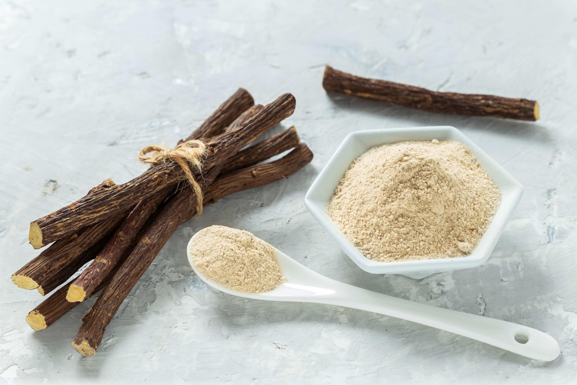 Licorice root and powder